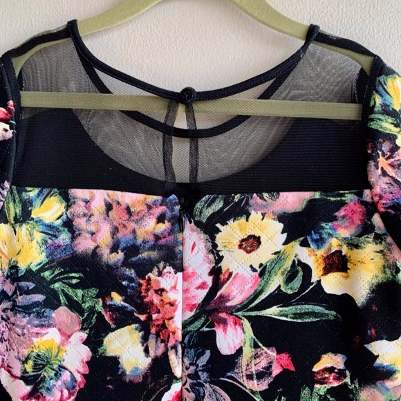 Pippa & Julie Girls black floral quilted cap sleeve dress SIZE 8 - Picture 6 of 9